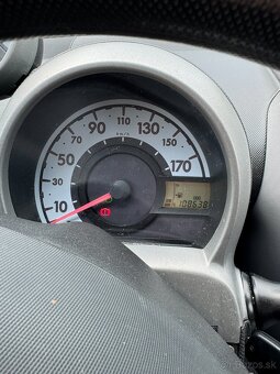 Peugeot 107 1.0 Benzín - 11