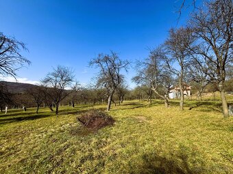 5 izbový rodinný dom s veľkým pozemkom 3826m2 v kľudnej ulič - 11