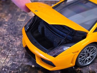Lamborghini Gallardo LP560-4 1:18 AutoArt - 11