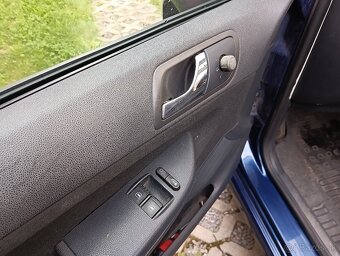Predám Škodu Fabia combi 1.4 16V 74 kw v  plnej výbave. - 11
