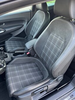 Volkswagen Scirocco 1,4 Tsi 90kw rv.6/2011 - 11