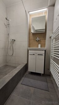 Trnávka, rodinný dom s krásnou záhradou, garáž, pivnica - 11