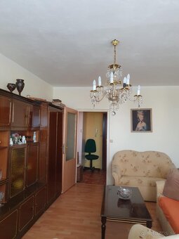 Veľký 2 izbový s loggiou - 11