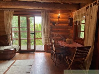 Kanadský zrub pod lesom neďaleko Košíc - 11