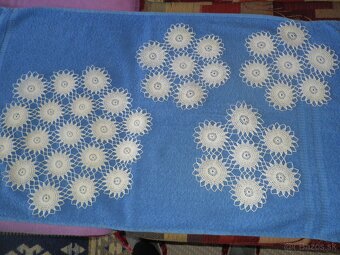 vyšívané a hačk obrusy  cibulak závesy zaclony - 11