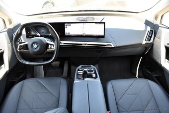 BMW iX xDrive50 - 523_KONÍ 4X4 - 2022 _35_000_KM_ - 11