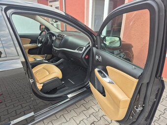 Fiat Freemont 2.4 Lounge 125kW - 11