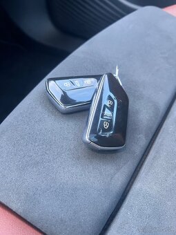 VW ID.5 150KW PERFORMANCE MATRIX PANORÁMA ŤAŽNÉ HEAD-UP - 11