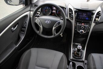 Hyundai i30 CW 1.6i CRDi VGT Family - 11