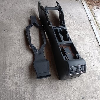 Predam nahradne diely Audi A4 B8,5 sline - 11