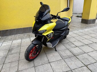 Aprilia sr gt 125 - 11
