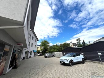 PRENÁJOM obchodný priestor pri frekventovanej ceste, Lamačsk - 11