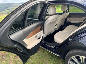 Mercedes E220 d 4MATIC A/T r.v.2018 - 11