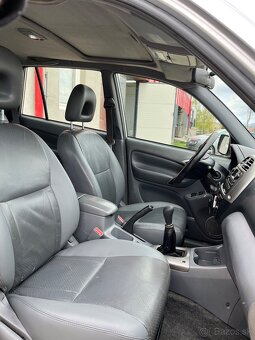 Toyota Rav4 D4-D 4x4 = 85kW, Bez korozie, Dovoz IT = - 11