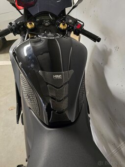 Honda cbr 600f 2012 - 11