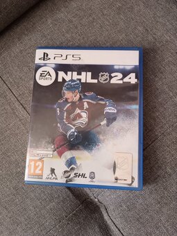 PS5 Slim - 11