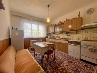 Na predaj priestranný 5-izbový rodinný dom v Kline - 11