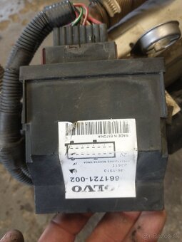 Rozpredam volvo xc90 136kw d5 rok 2006 - 11