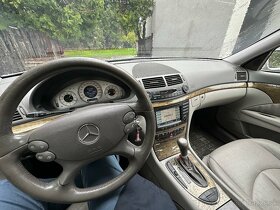 Mercedes Benz E350 4Matic - 11