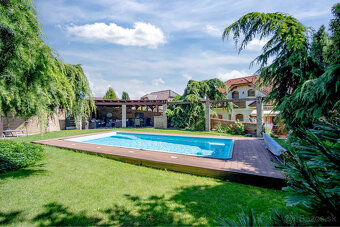 Predaj 2podlažný 6izb. rod.dom  s dvoj garážou    na Kozáck - 11