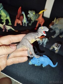 Dinosaury 18 kusov - 11