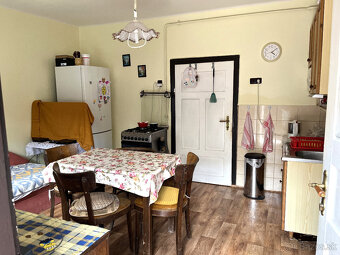 Rodinné domy s gankom na krásnom pozemku-v centre Detvy - 11