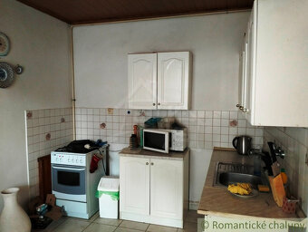 Historická vilka pod hradom Beckov na predaj - 11