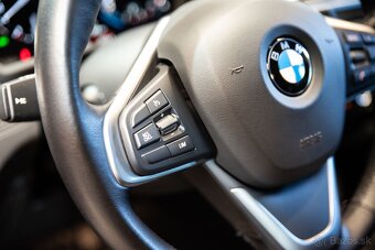 BMW X2 sDrive18i Advantage Plus - 20 tis. km, servis - 11