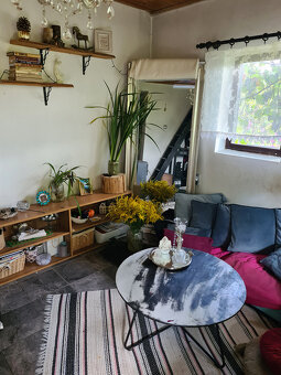 Záhrada s murovanou chatou s nádherným výhľadom - 11