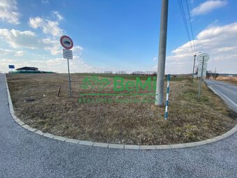 Pozemok Párovské Háje 3 272 m2 ,na výstavbu RD ,všetky IS ID - 11