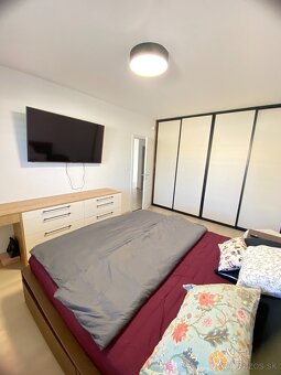 NA PREDAJ: 5-izbový rodinný bungalov 4 km od Senca - 11