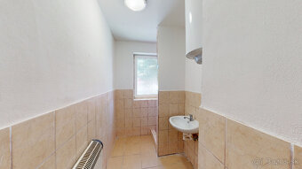 4 BYTY a SKLADOVÉ PRIESTORY / 11% ročne potenciálny výnos - 11