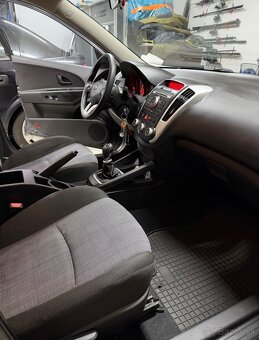 KIA Ceed 1.6 CRDi - 11