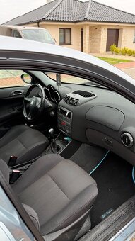 Alfa Romeo 147 - 11