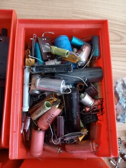 Stare radiotechnicke sučiastky - 11