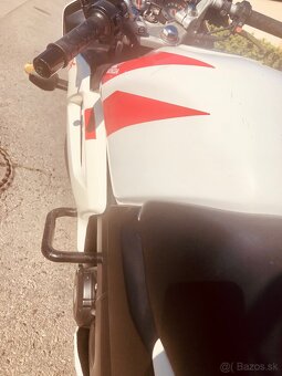 2010 Honda CBR 125r - 11