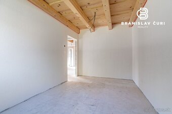 NA PREDAJ RODINNÝ DOM V OBCI PROSIEK - 11