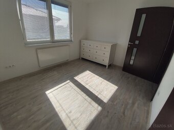 4 - izbový rodinný dom, veľký pozemok 583 m², garáž, Rajka - 11