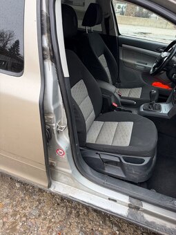 Škoda Octavia Combi 2.0 TDI FL - 11