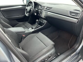 Superb Combi 2,0 TDI Style 140kW 4x4 Ťažné Top stav - 11