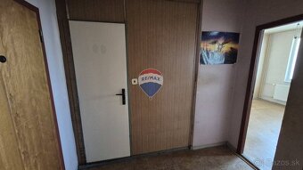 Garsónka 30 m2 v centre Brezová pod Bradlom - 11