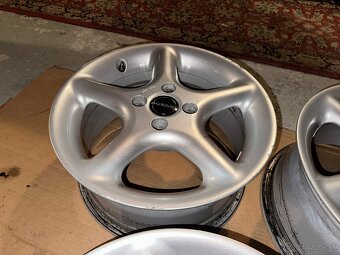 Borbet R15 4x100 7J ET35 - 11