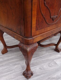 Komoda starožitná vyrezávaná. - 11