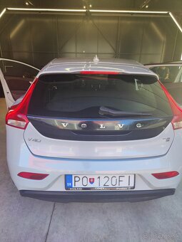Volvo V40 2.0 benzín, r.v. 2015 - 11