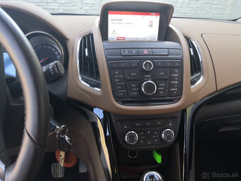 Opel Zafira Tourer - 11