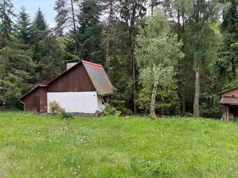 Na predaj murovaná chata v prírode s veľkým pozemkom (1647m2 - 11