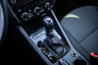 Škoda Octavia Combi 1.6 TDI DSG Style - 11