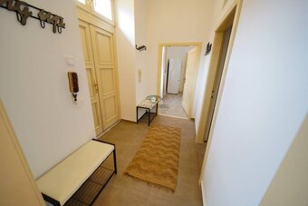 Priestranný 2 iz. byt na prenájom v centre Košíc s parkovaní - 11