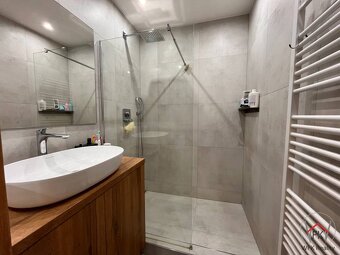 NA PREDAJ ZARIADENÝ 3-IZBOVÝ BYT S KLÍMOU – STROPKOV - 11