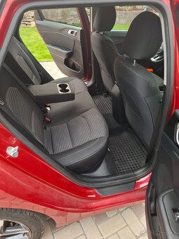 Kia Ceed sw Gold plus 1.5    117,5 kw - 11